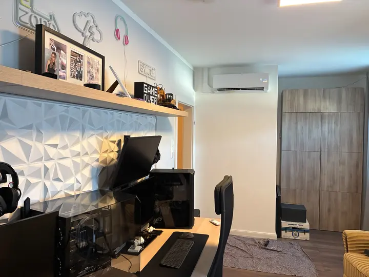 Klimatisiertes Büro im Einfamilienhaus